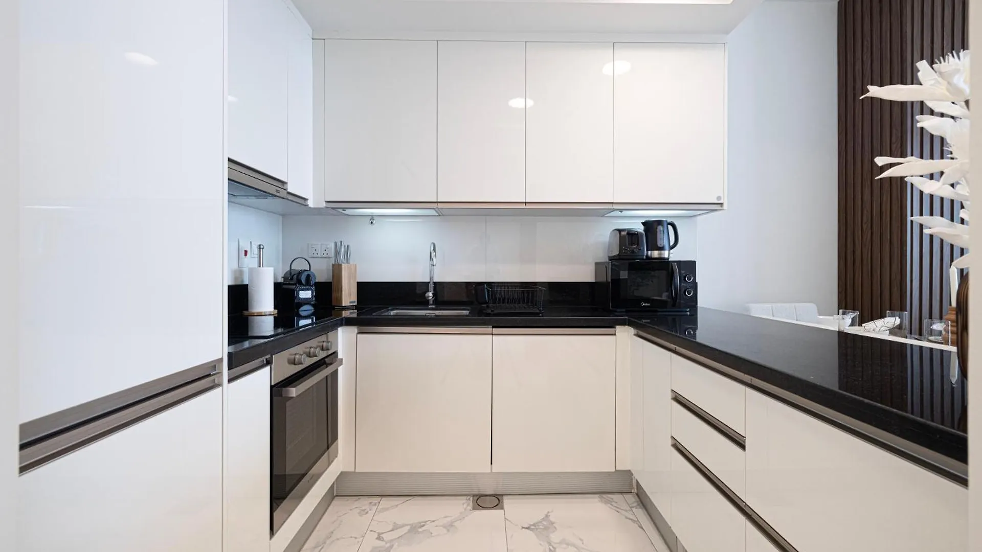 5 Star Amenities 10 Mins Downtown Kite Beach Dubai Apartment