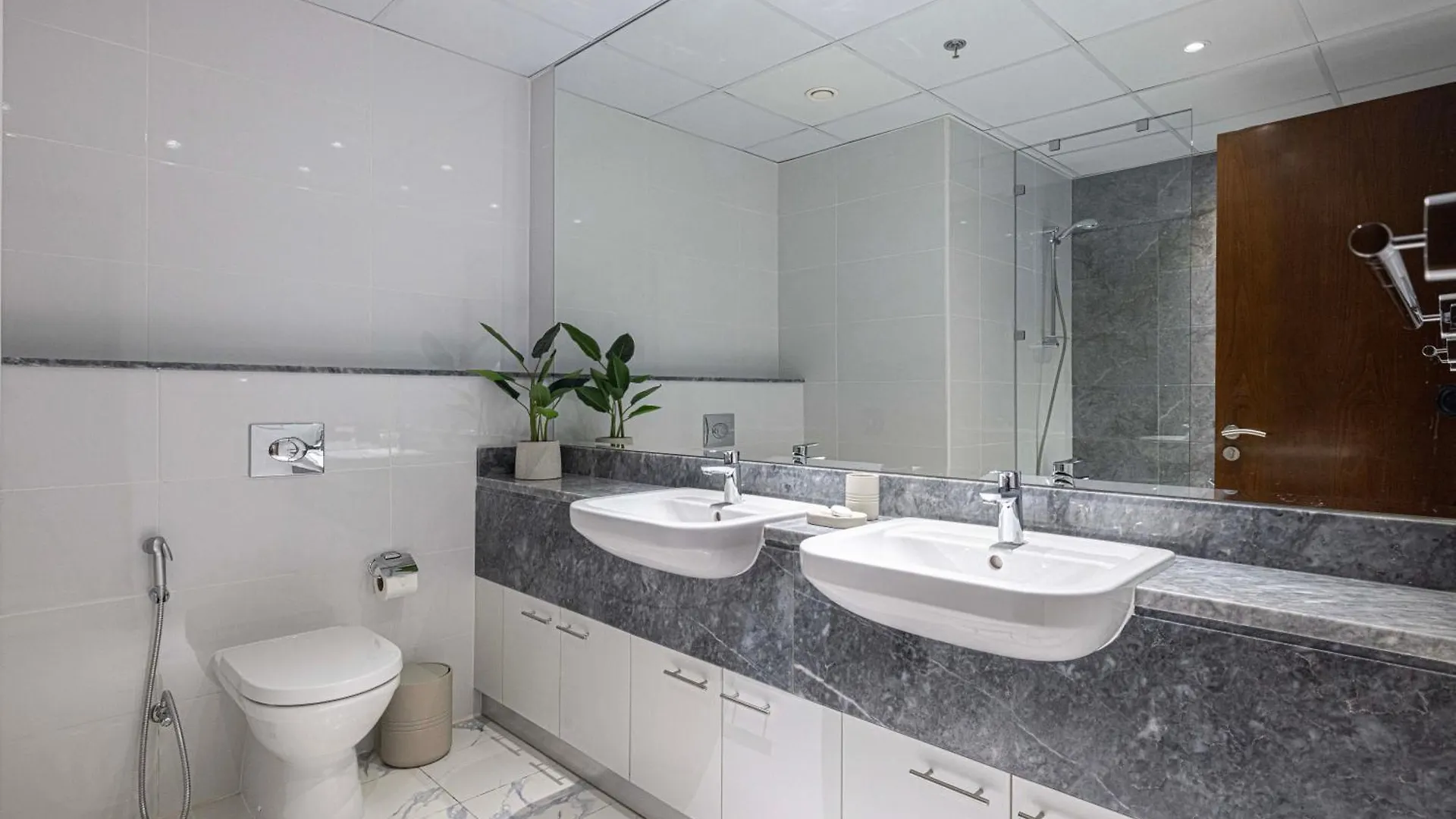 5 Star Amenities 10 Mins Downtown Kite Beach Dubai 0*,
