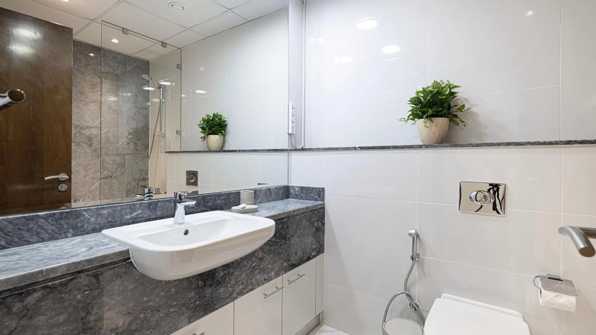 5 Star Amenities 10 Mins Downtown Kite Beach Dubai Apartment